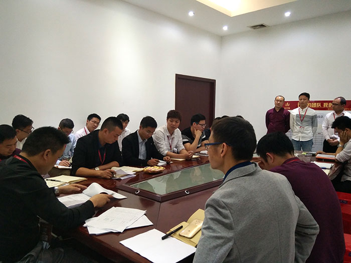 2017年4月5日上午，，，，，，，陶瓷一线品牌永利中国瓷砖销售团队3月PK赛的效果在永利中国瓷砖营销总部揭晓。。。。。。销售PK赛旨在营造公司优异的“比、学、赶、超”事情气氛的同时，，，，，，，也提升永利中国瓷砖销售团队在终端市场的销售能力和战斗力。。。。。。