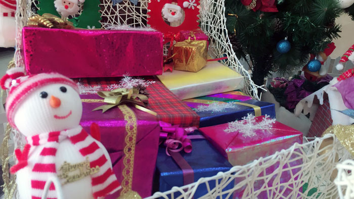 向导，，，，，，我能说说“别人家公司”的圣诞怎么过的么？？？？？？？？